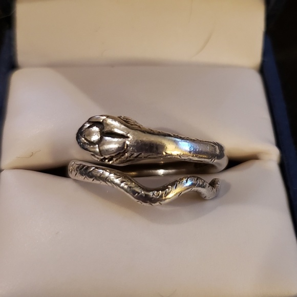 Silver snake ring - Picture 2 of 4